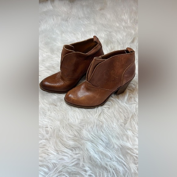 Lucky Bramd Brown Boots | Professional - Picture 3 of 6